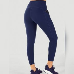 Fabletics Oasis High-Waisted Pocket 7/8